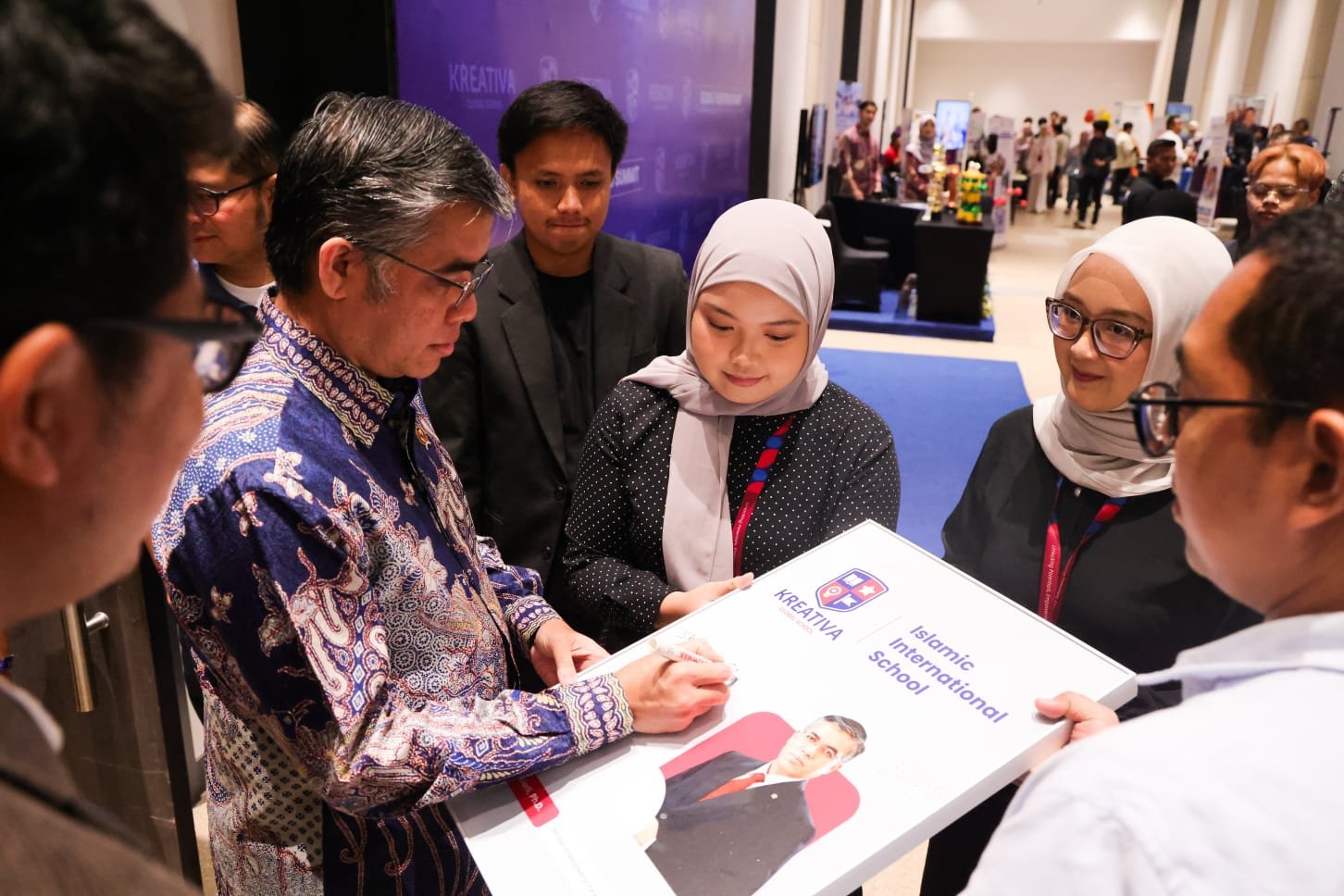 menyiapkan-generasi-masa-depan-dunia-kerja-baru. - thewasesanews.com