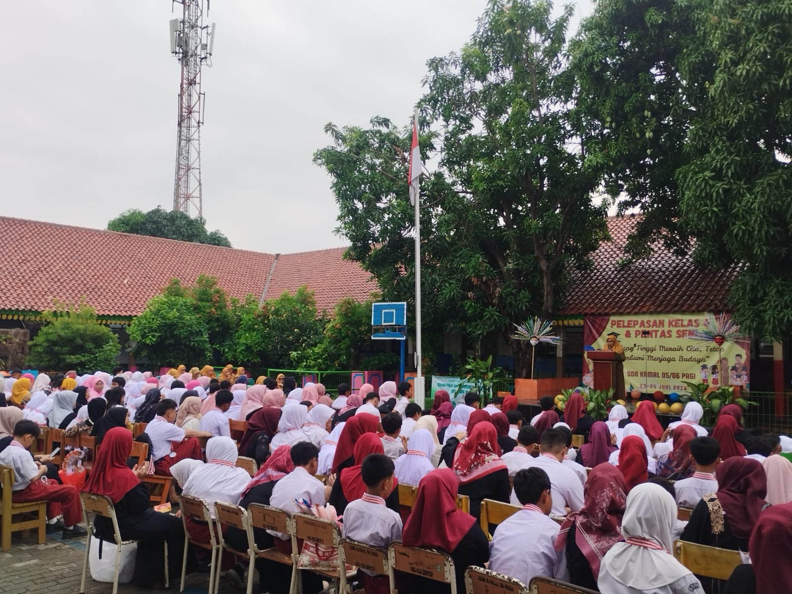 SDN Kamal 05 dan 06 Pagi Lepas 123 Siswa Kelas VI. - thewasesanews.com