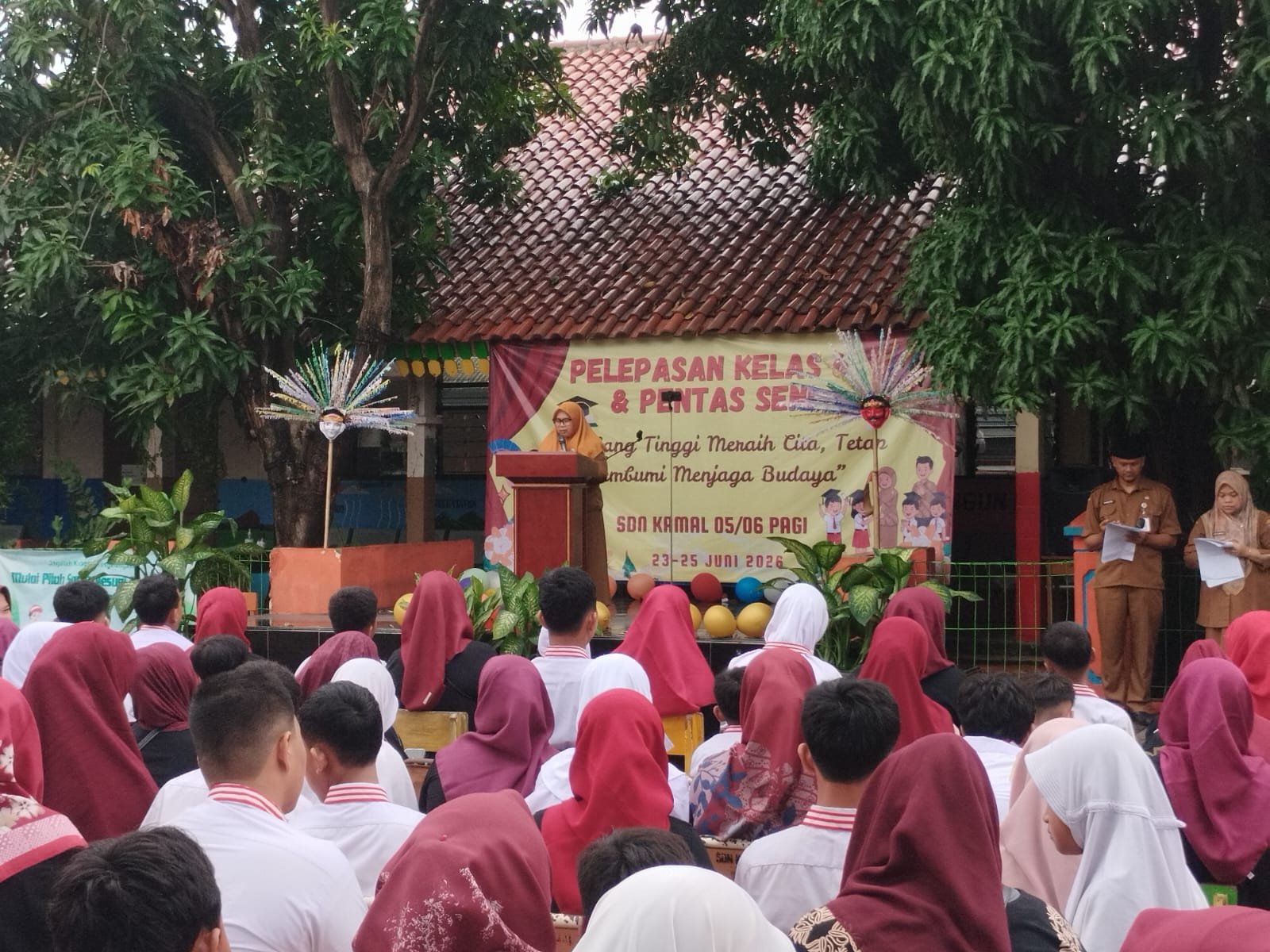 SDN Kamal 05 dan 06 Pagi Lepas 123 Siswa Kelas VI. - thewasesanews.com
