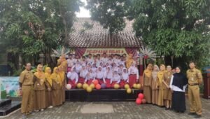 SDN Kamal 05 dan 06 Pagi Lepas 123 Siswa Kelas VI. - thewasesanews.com