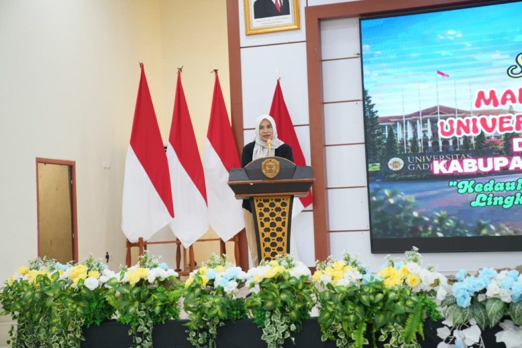 Wabup Ahlan Terima Mahasiswa KKN UGM Halmahera Tengah di Weda. - thewasesanews.com