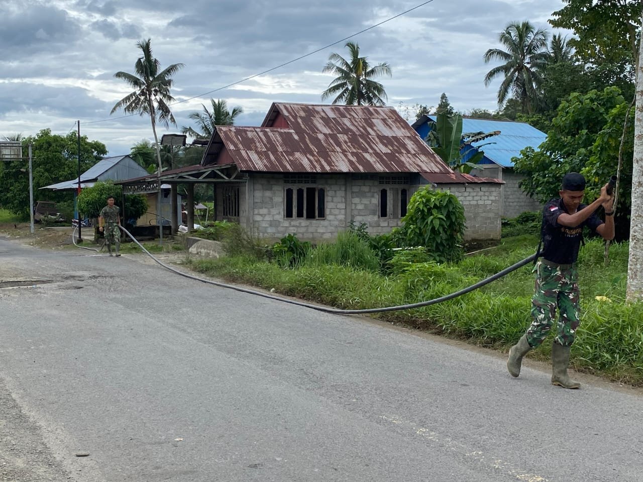 TNI AD Kebut Pipanisasi Air Bersih di Maniamolo Nias Selatan. - thewasesanews.com