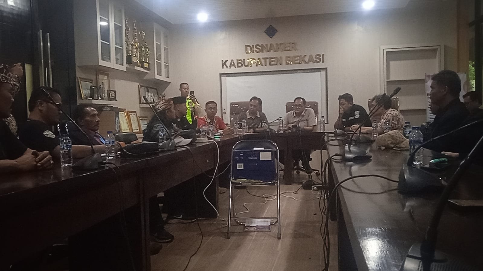 LBH Harimau Raya Desak Penyegelan LPK Hurip Sukses Mandiri. - thewasesanews.com