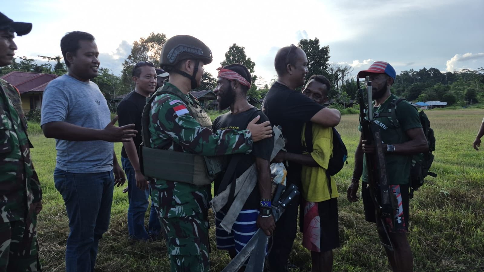 37 Anggota OPM Sorong Raya Kembali ke NKRI Melalui Dialog. - thewasesanews.com