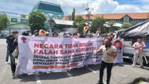 APMP Jatim Desak KPK Tangkap Tersangka Korupsi Dana Hibah. - thewasesanews.com