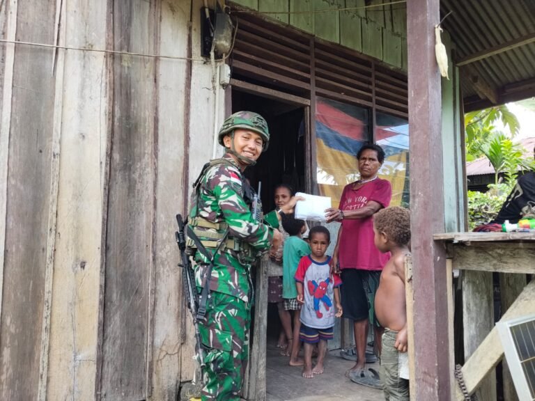Satgas Yonif 645 GTY Gelar Komsos Kesehatan di Yalimo. - thewasesanews.com
