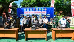 Polresta Cirebon Musnahkan Miras dan Knalpot Brong. - thewasesanews.com