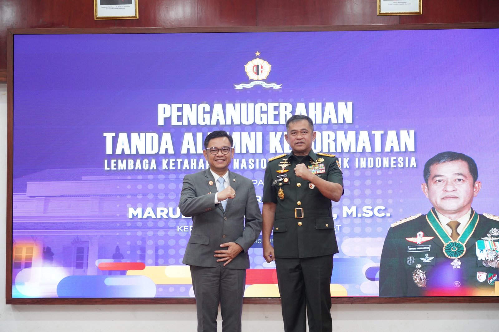 Kasad Jenderal Maruli Terima Alumni Kehormatan Lemhannas RI. - thewasesanews.com