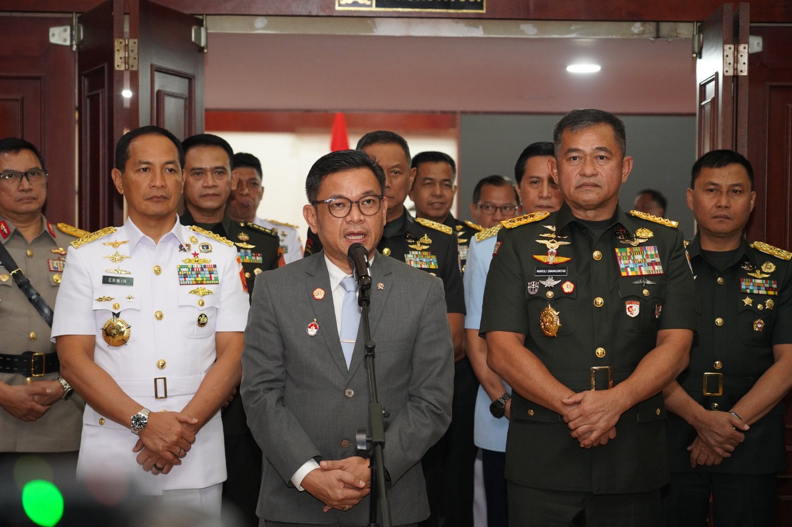 Kasad Jenderal Maruli Terima Alumni Kehormatan Lemhannas RI. - thewasesanews.com