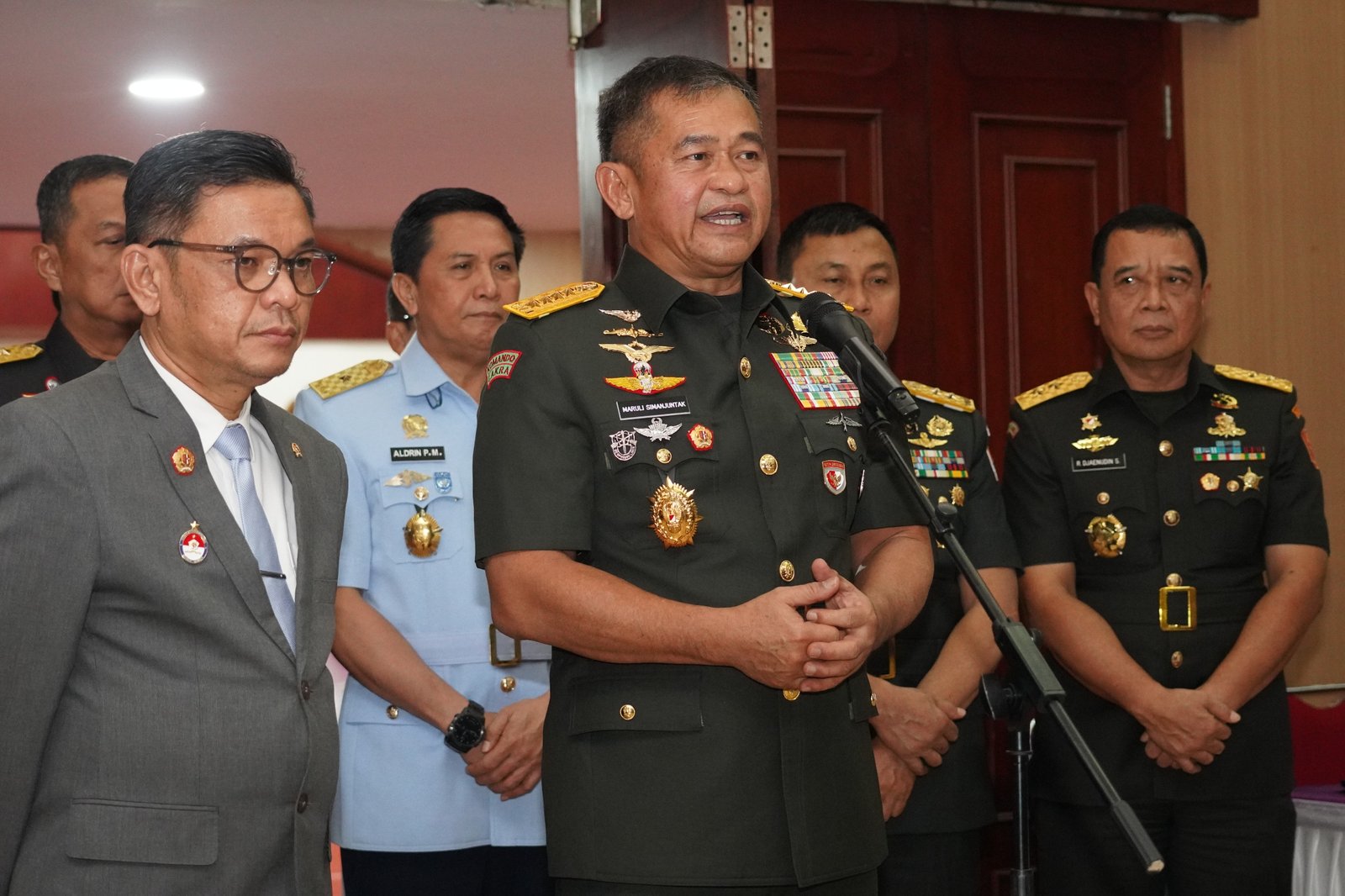 Kasad Jenderal Maruli Terima Alumni Kehormatan Lemhannas RI. - thewasesanews.com