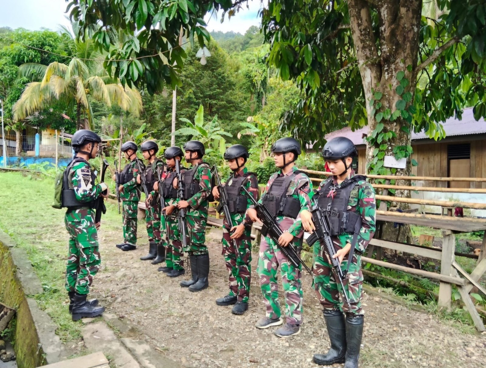 Satgas Yonif 410/ALG Gelar Pelayanan Kesehatan Gratis di Kaimana. - thewasesanews.com