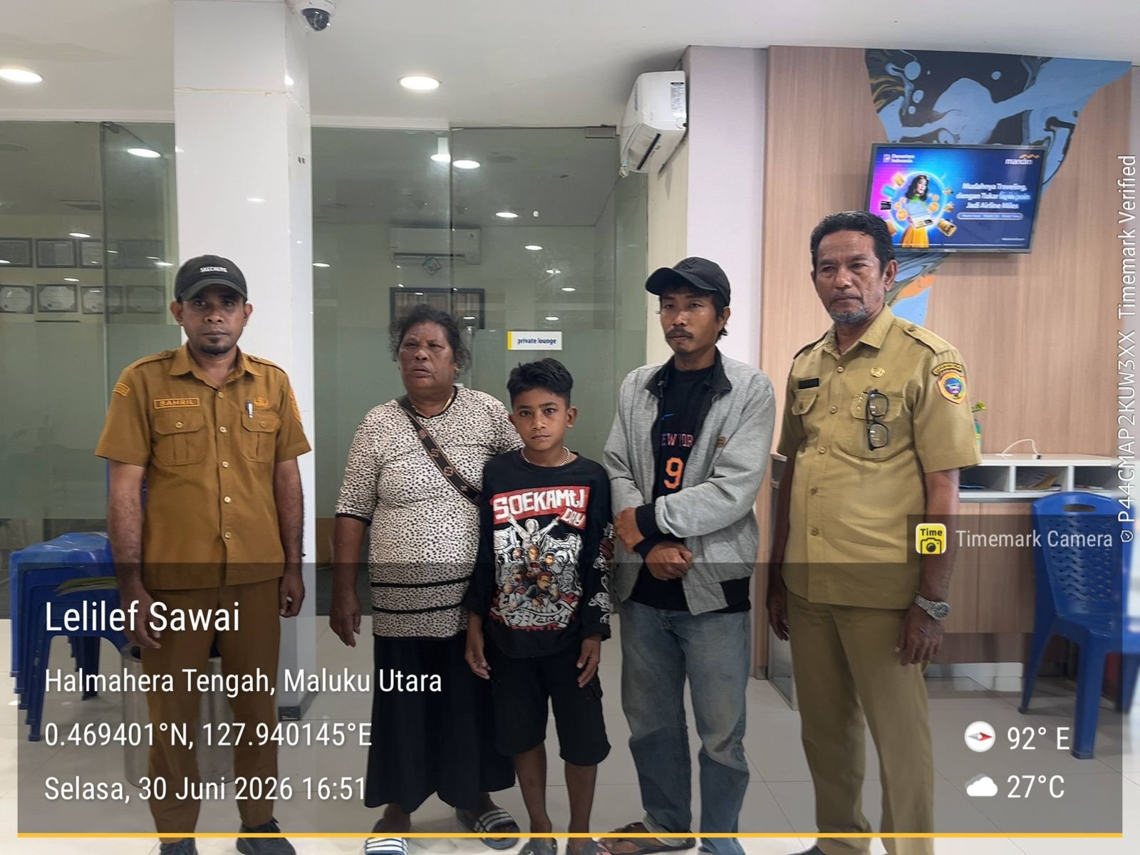 Dinsos Halteng Dampingi Penyaluran Santunan Korban Konflik Patani Barat. - thewasesanews.com
