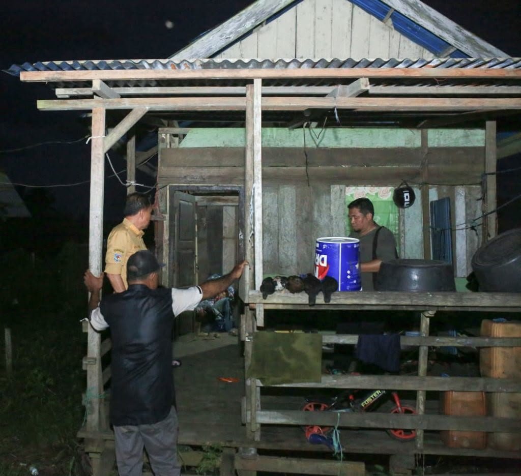 Bupati Ikram Tinjau Infrastruktur Transmigrasi Waleh. - thewasesanews.com