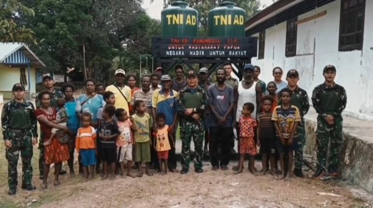 Satgas Yonif 123 Rajawali Bangun Sumur Bor Kampung Dagimon Mappi. - thewasesanews.com