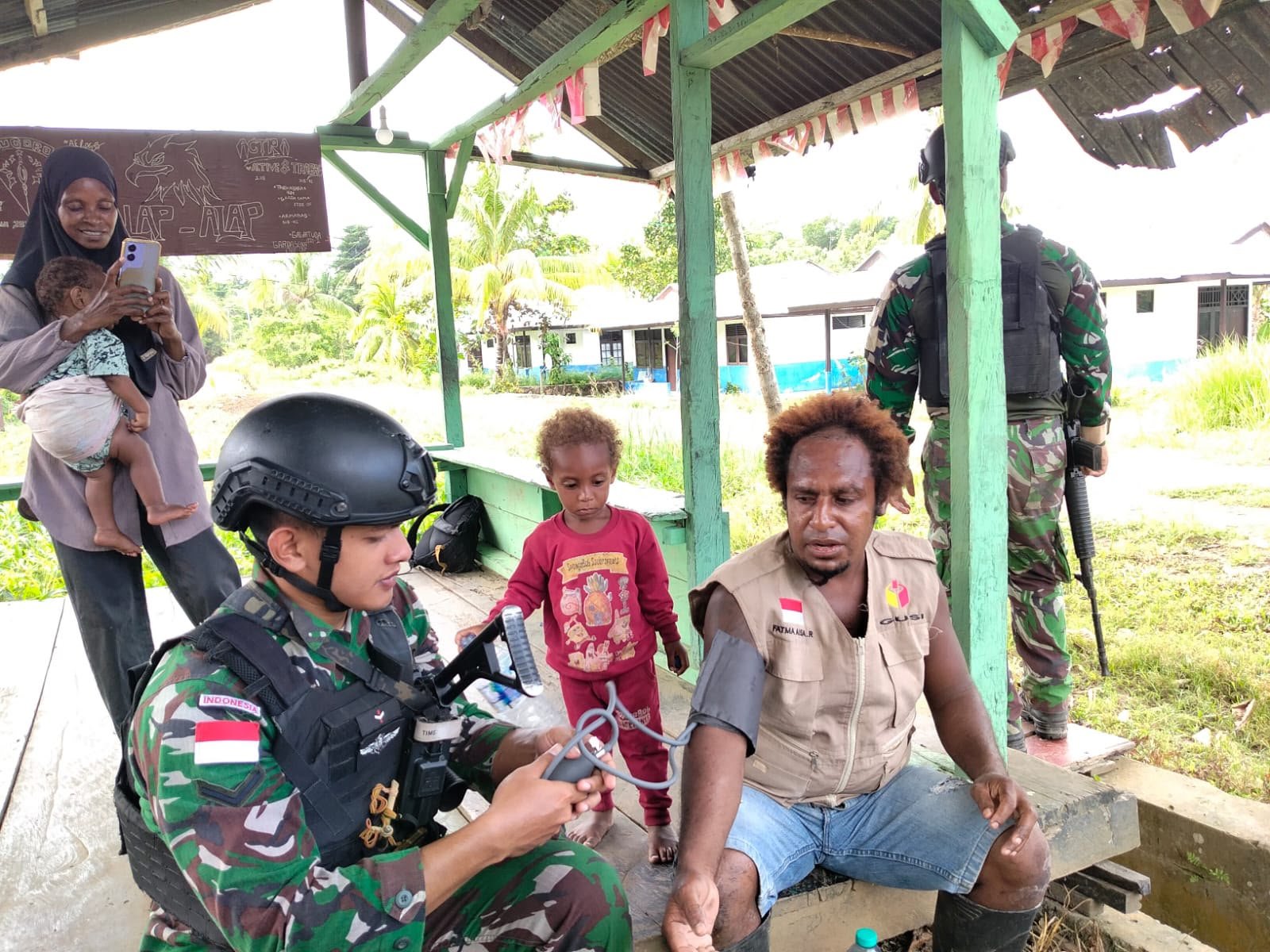 Satgas Yonif 410 Alugoro Gelar Yankes Gratis di Kaimana. - thewasesanews.com