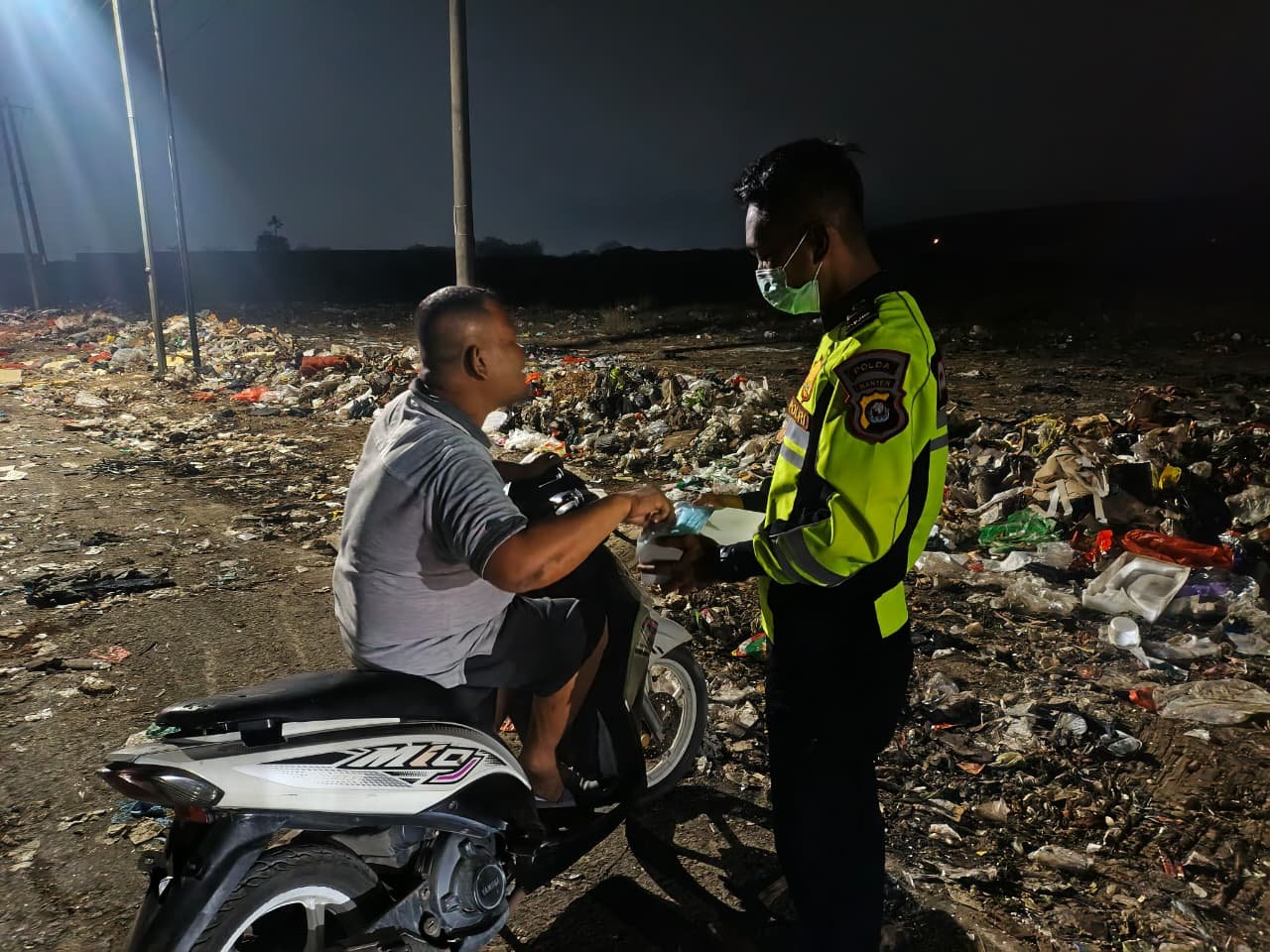 Polresta Tangerang Patroli Rumah Korban Kebakaran TPA Jatiwaringin. - thewasesanews.com