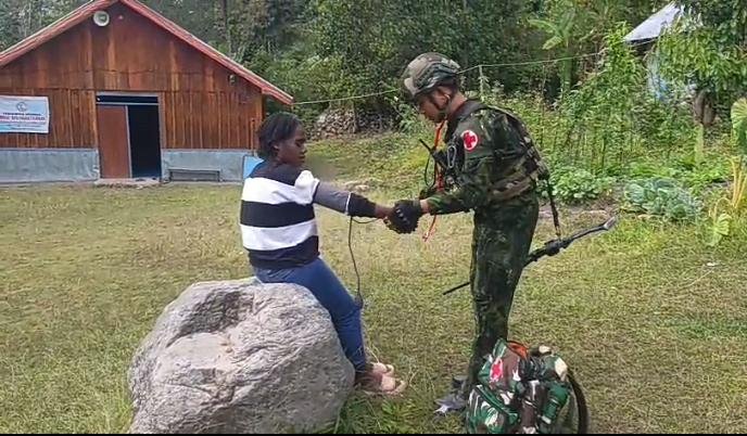 Pelayanan Kesehatan Gratis Satgas Yonif 645 GTY di Yahukimo. - thewasesanews.com