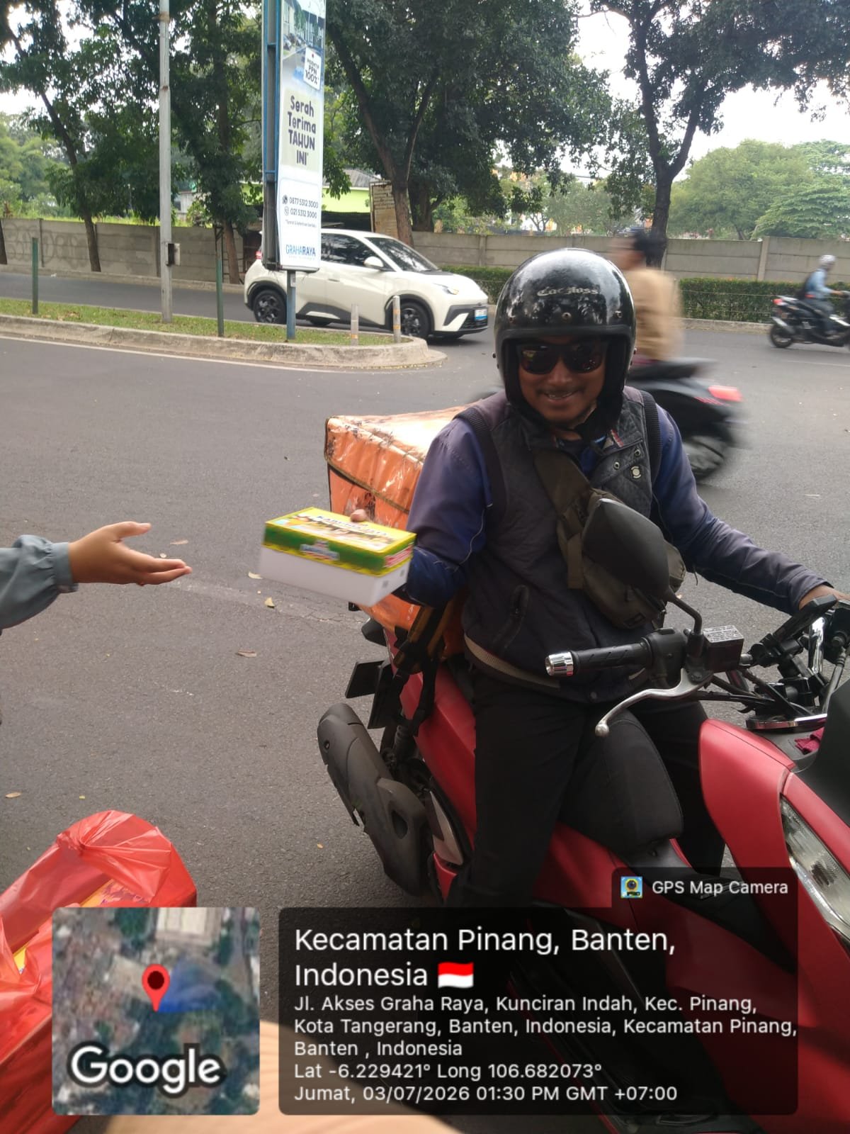 Berbagi Nasi Kotak FWJ Indonesia di Tangerang Kota. - thewasesanews.com