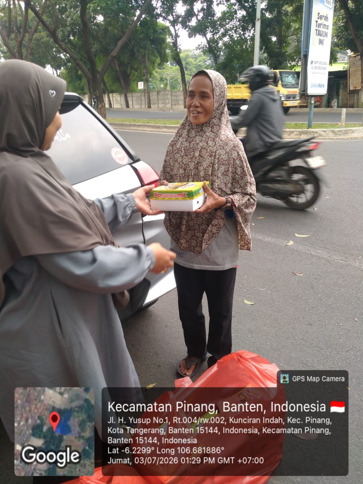 Berbagi Nasi Kotak FWJ Indonesia di Tangerang Kota. - thewasesanews.com