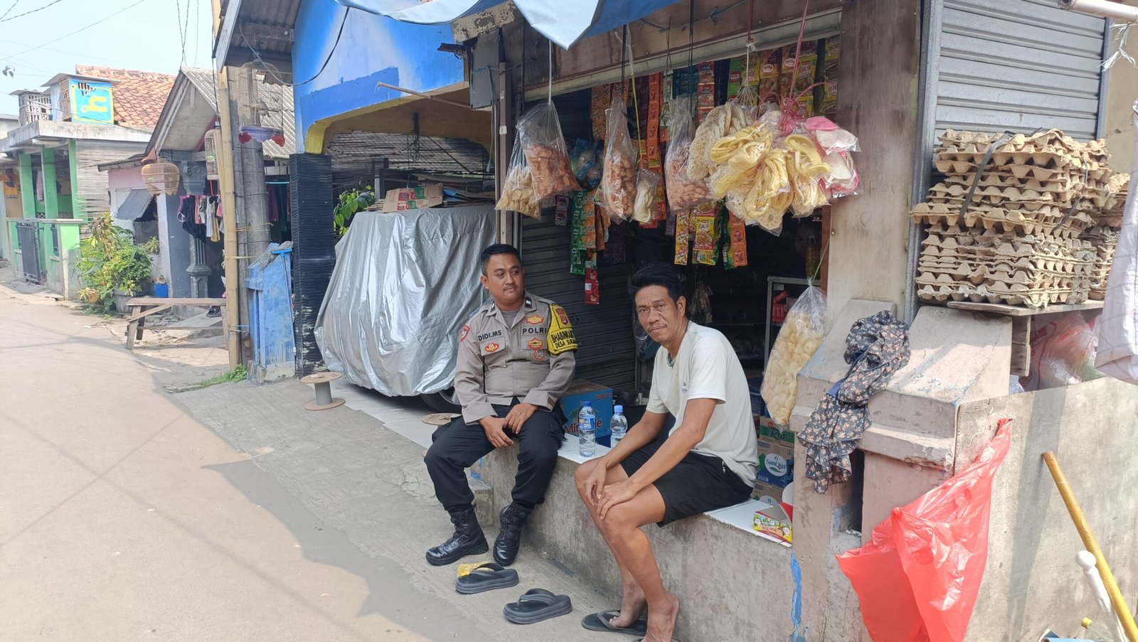 Bhabinkamtibmas Polsek Cikupa Sambang Warga Tangerang. - thewasesanews.com