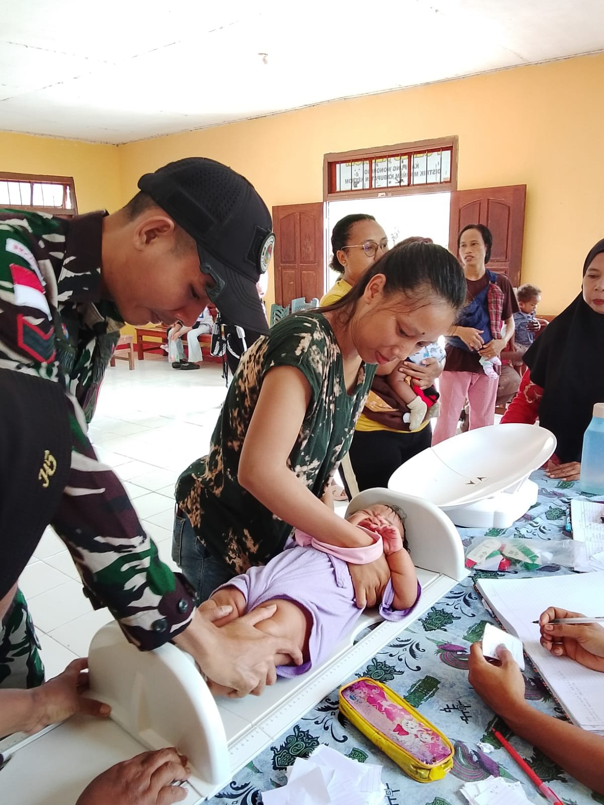 Satgas Yonif 643/Wns Gelar Posyandu Balita di Papua. - thewasesanews.com