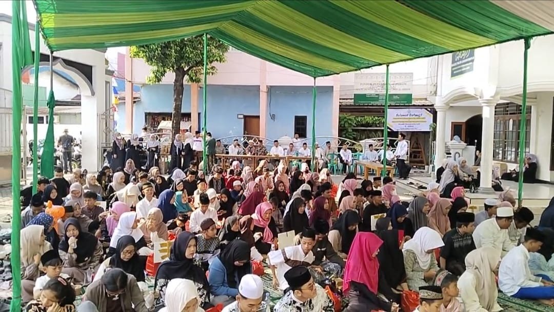 Santunan Yatim Piatu Kalideres Di Masjid Jami Al Ihrom. - thewasesanews.com