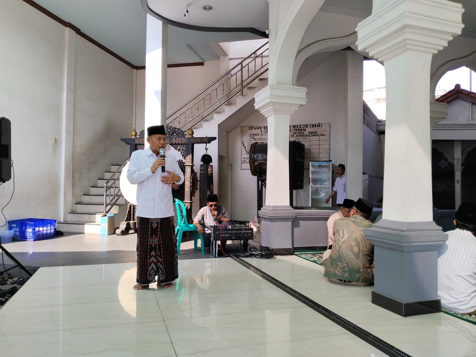 Santunan Yatim Piatu Kalideres Di Masjid Jami Al Ihrom. - thewasesanews.com