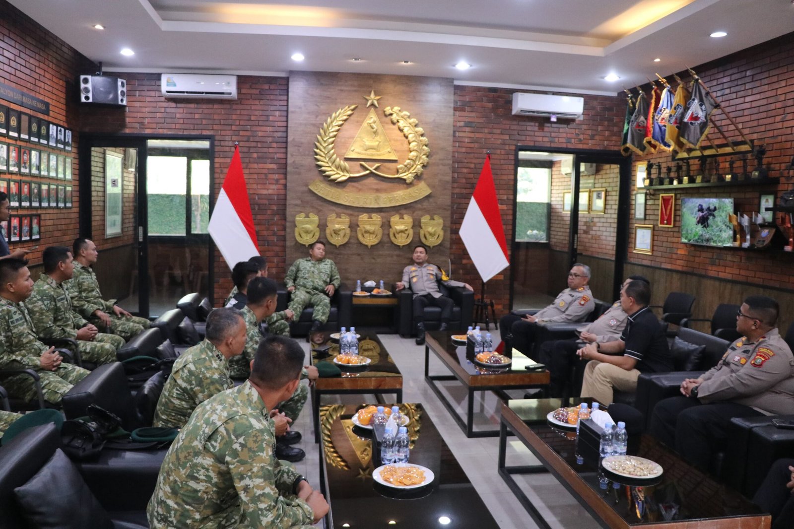 Sinergi Kapolres Tangerang Kota dan Yonif 203. - thewasesanews.com