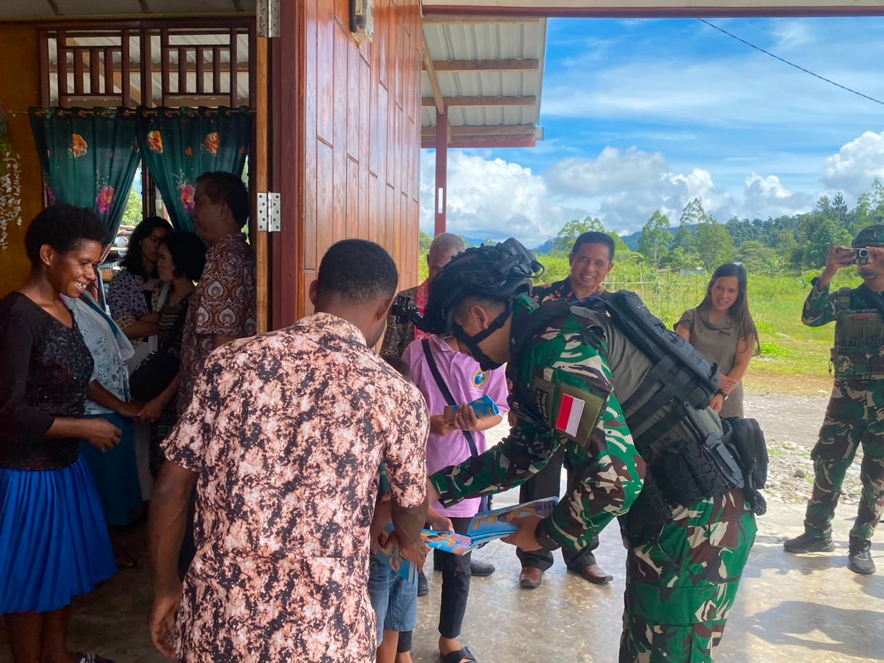 kegiatan teritorial Satgas Yonif 645/GTY di Yalimo. - thewasesanews.com