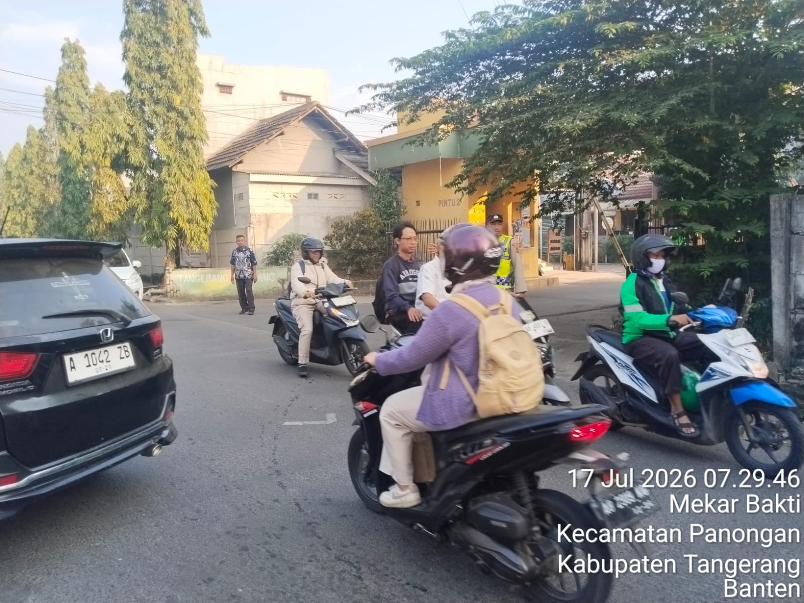 Strong Point Polsek Panongan Jaga Lalin Sekolah. - thewasesanews.com