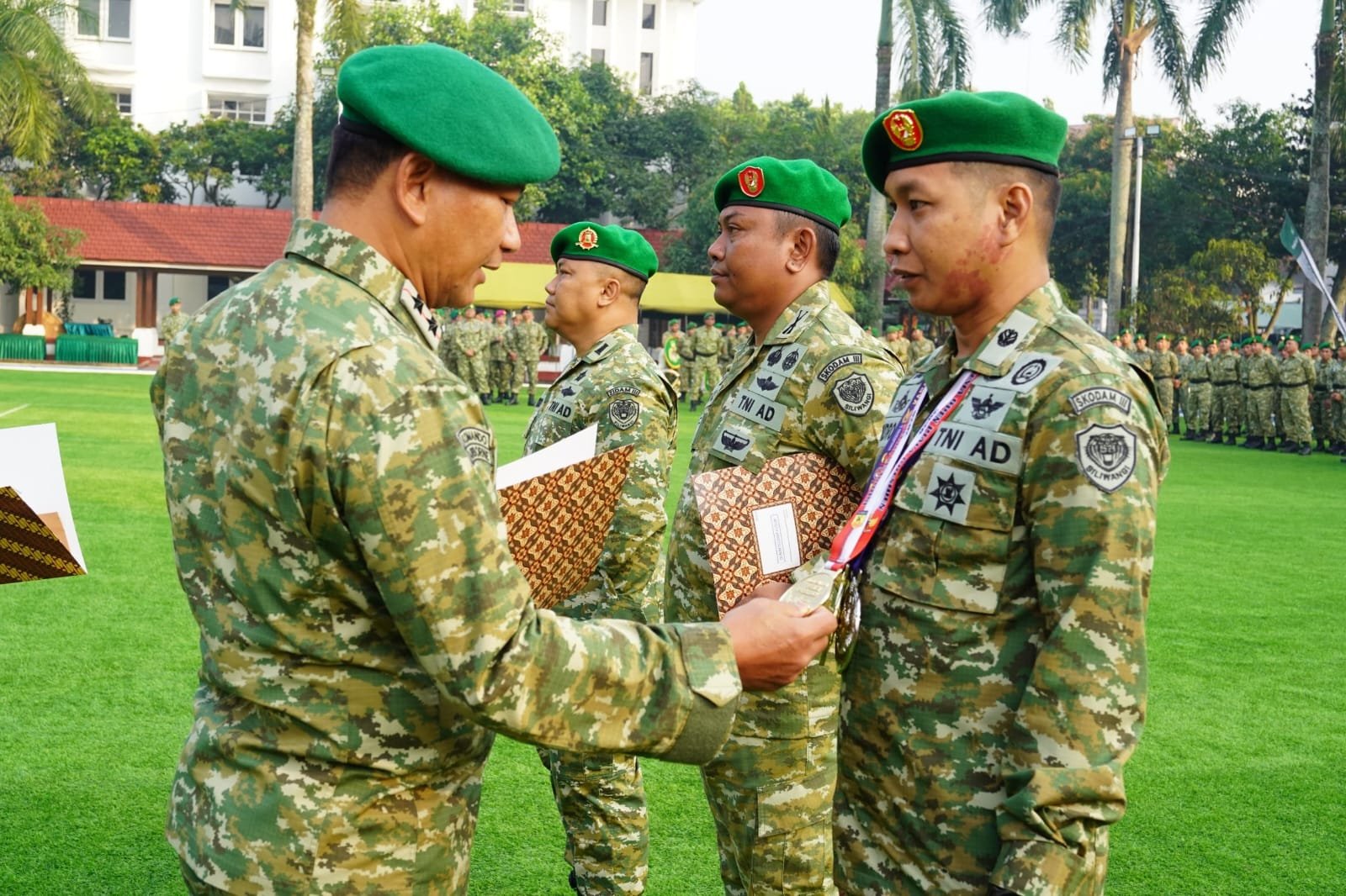 Penghargaan Kodam III/Siliwangi untuk Prajurit Berprestasi. - thewasesanews.com