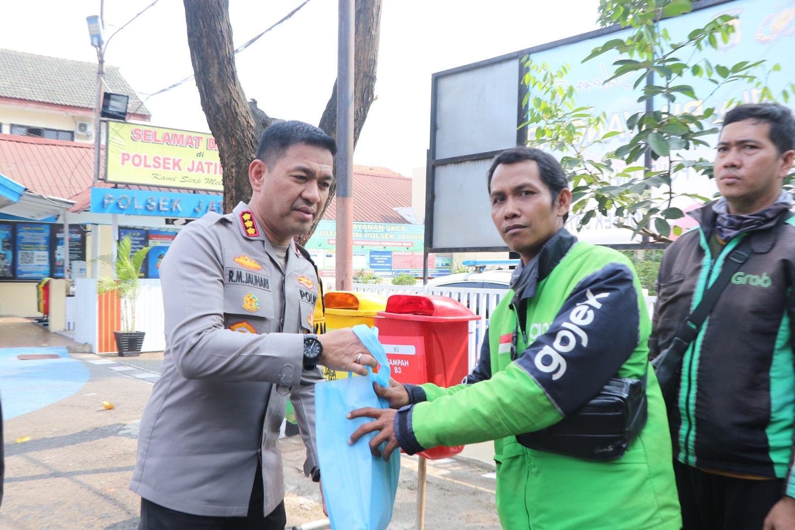 Program Jumat Peduli Polres Tangerang untuk Ojol. - thewasesanews.com