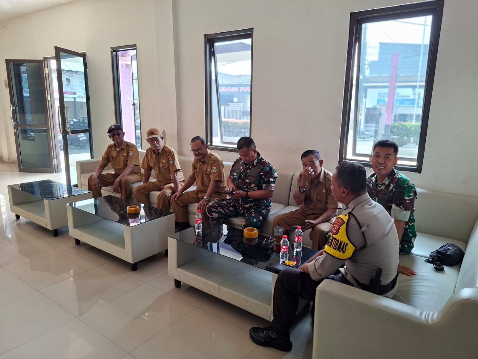 Sambang DDS Bhabinkamtibmas Polsek Pasar Kemis. - thewasesanews.com