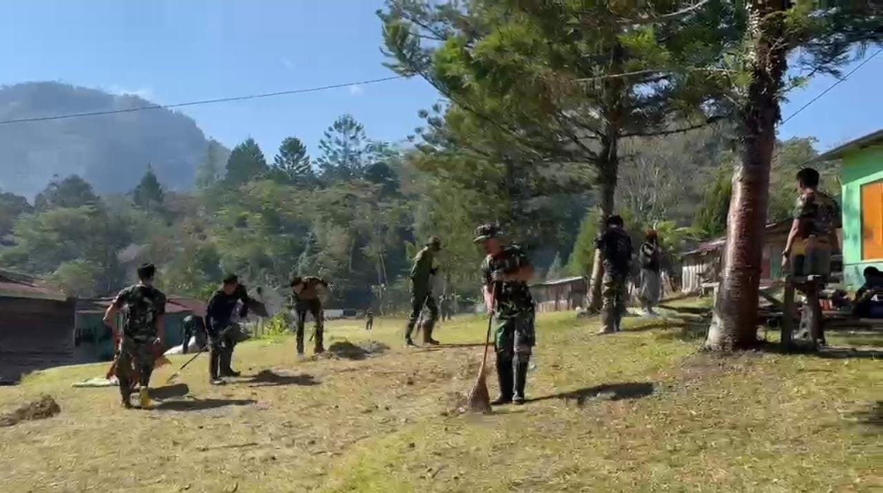 Aksi Bersih Pasar Kelila Satgas Yonif 645 Gty. - thewasesanews.com