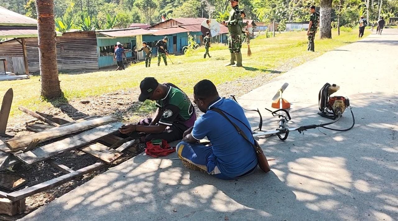 Aksi Bersih Pasar Kelila Satgas Yonif 645 Gty. - thewasesanews.com