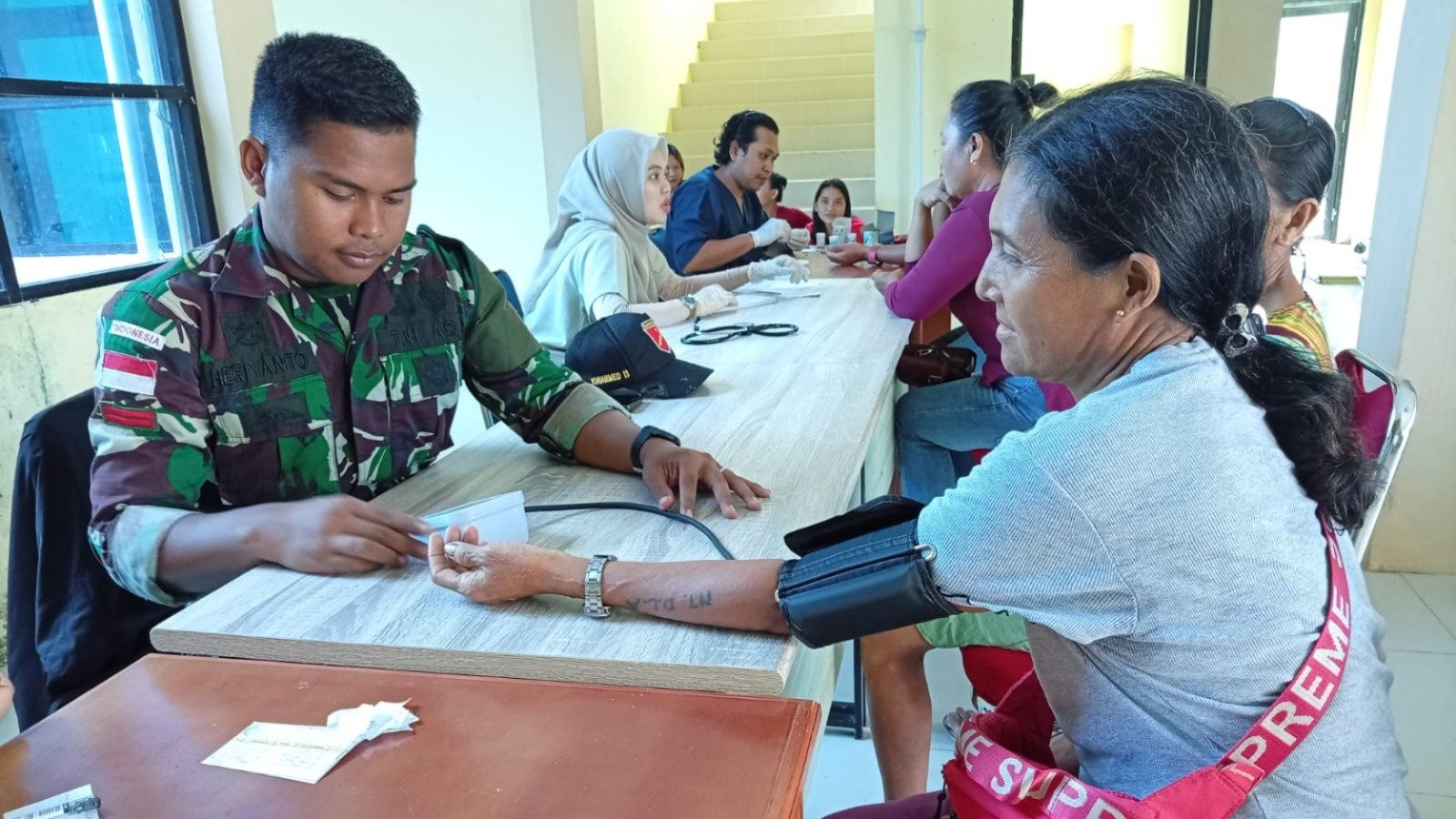 Satgas Yonarmed 13 Nanggala Gelar Pengobatan Gratis Sintang. - thewasesanews.com