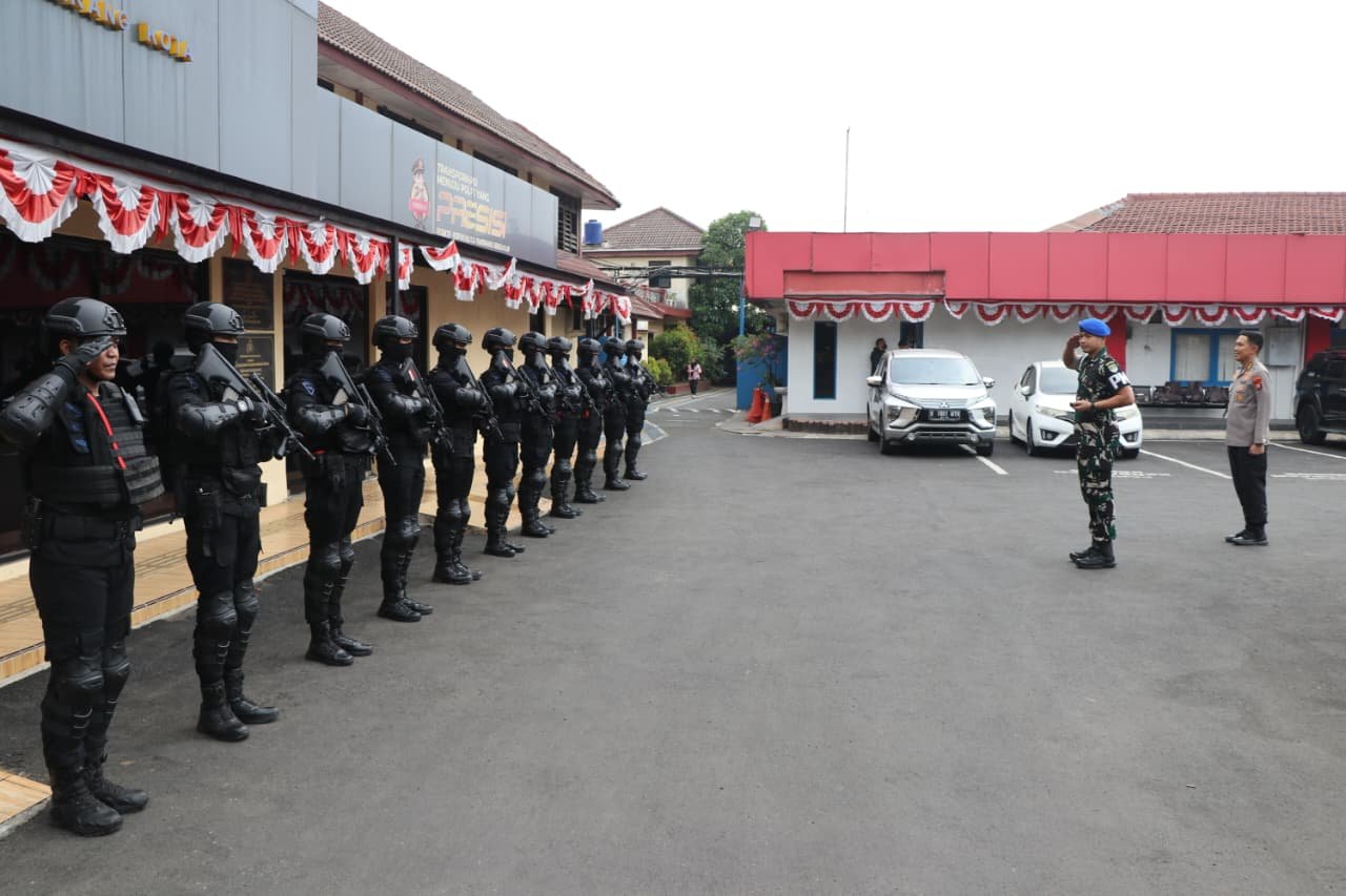 Plh Kapolres Metro Tangerang Kota dan Dandenpom Jaya 1 Tingkatkan Patroli. - thewasesanews.com