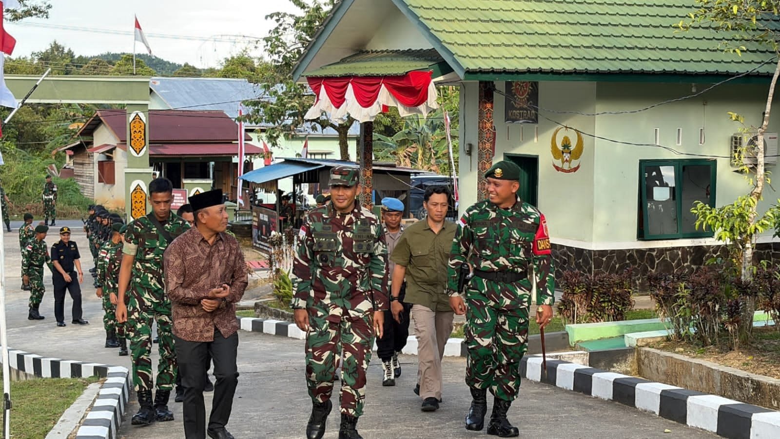 Dankolakopsrem 121 ABW Inspeksi Satgas Pamtas Yonarmed 13 Nanggala. - thewasesanews.com