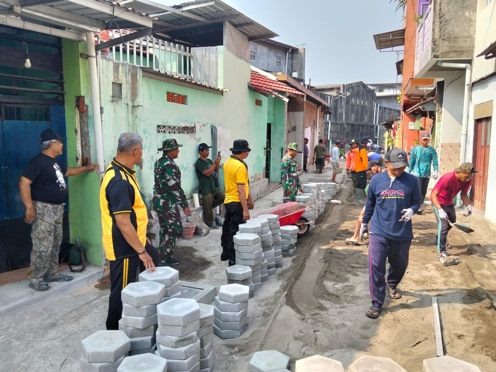 TMMD Sengkuyung Serengan Garap Pavingisasi Jalan 97 Meter. - thewasesanews.com