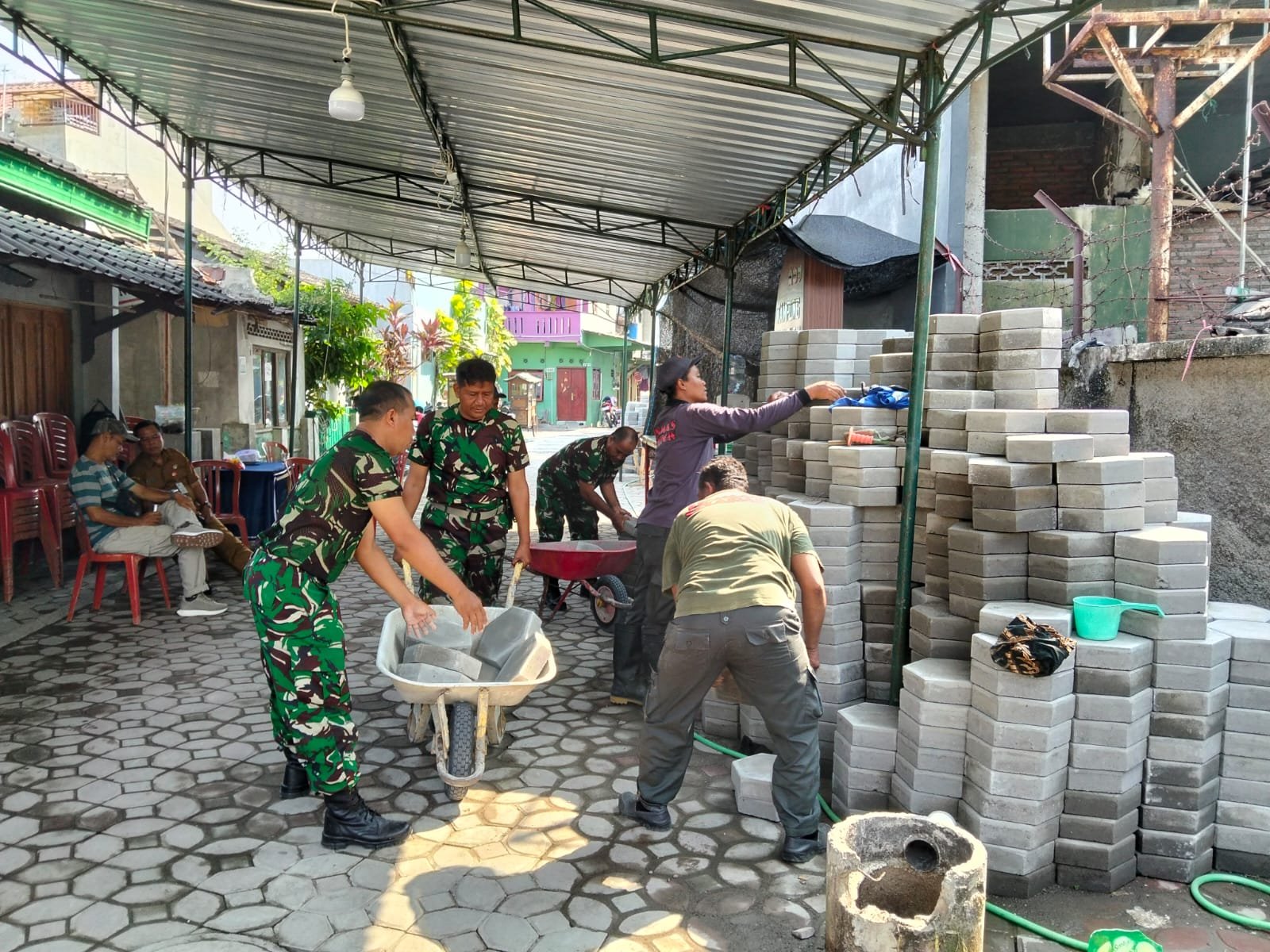 TMMD Sengkuyung Serengan Garap Pavingisasi Jalan 97 Meter. - thewasesanews.com