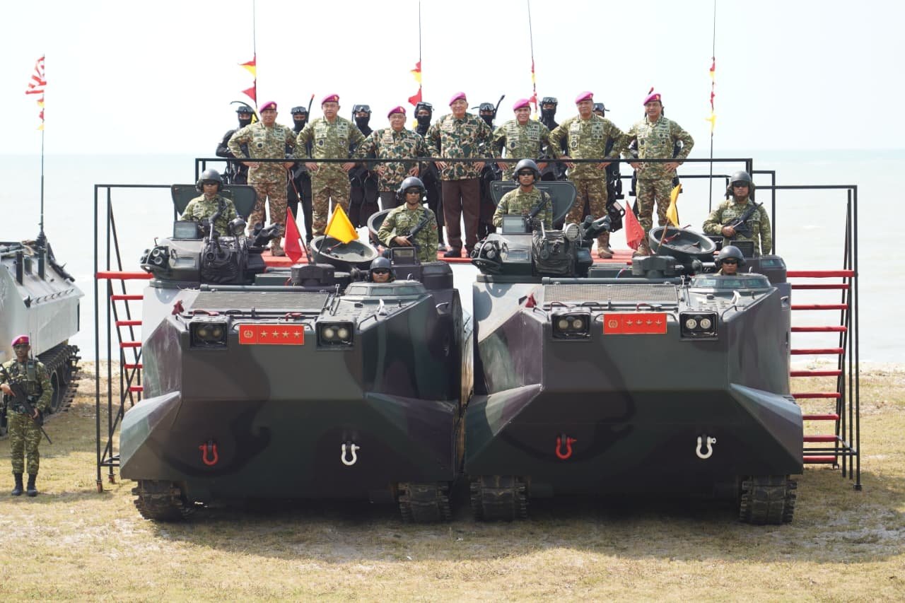 kasad warga kehormatan korps marinir. - thewasesanews.com