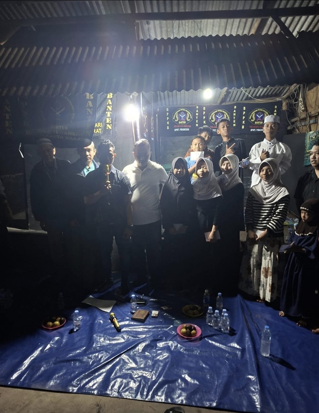 BPPKB Banten DPRT Pinangsia Santunan Anak Yatim. - thewasesanews.com