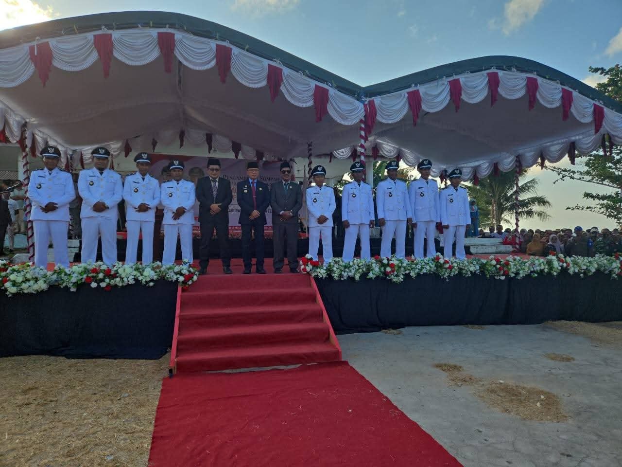 ketua dprd halmahera tengah hadiri pelantikan kepala desa. - thewasesanees.com