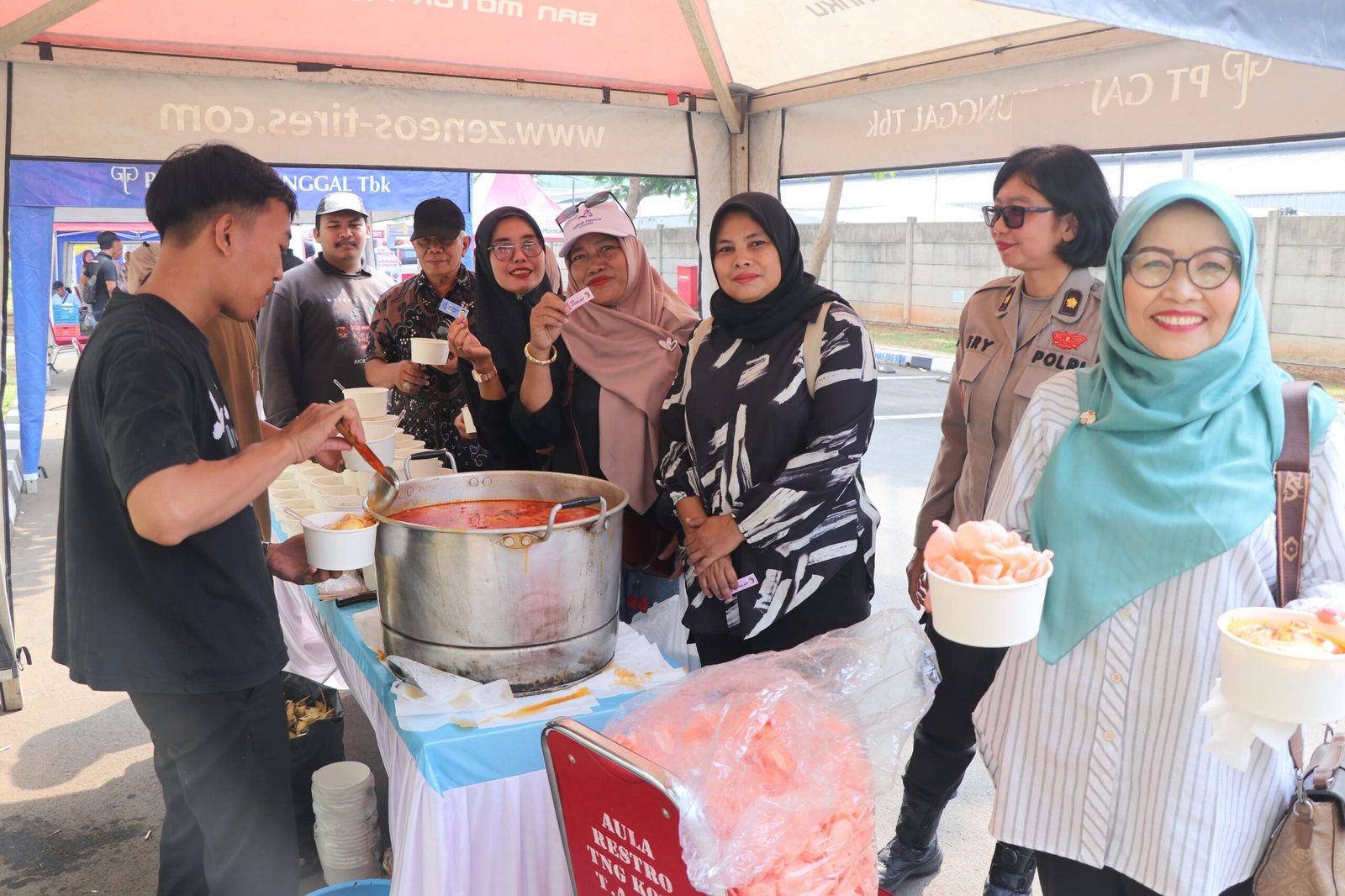 polres metro tangerang kota gelar bazar murah dan festival umkm. - thewasesanews.com