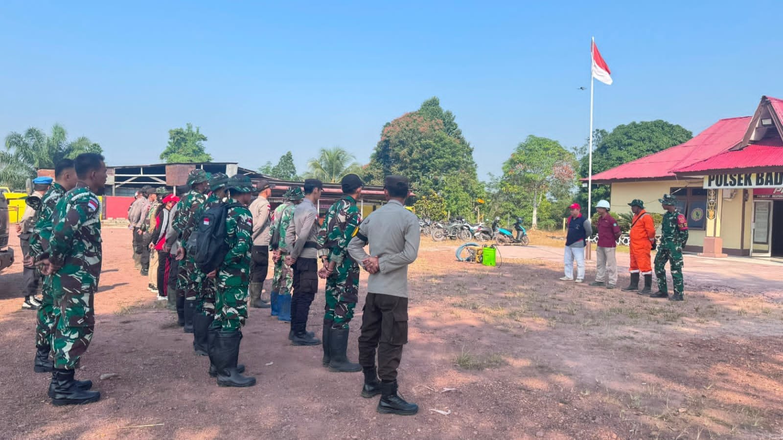 satgas yonarmed 13 gelar apel gabungan siaga karhutla di badau. - thewasesanews.com