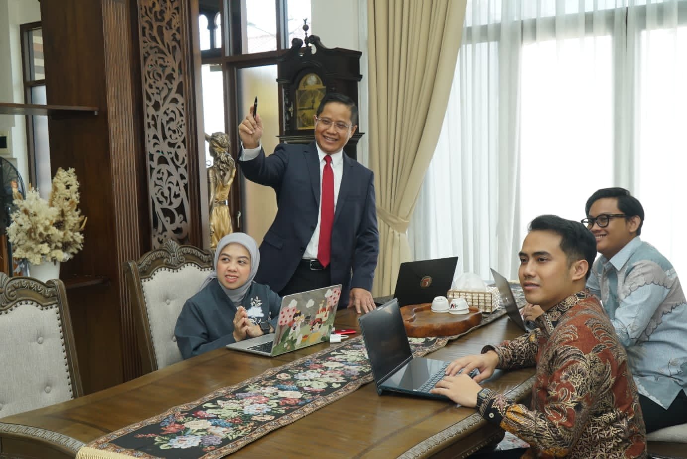 nugraha budi s sh apresiasi pemerintah penanganan korban ham. - thewasesanews.com