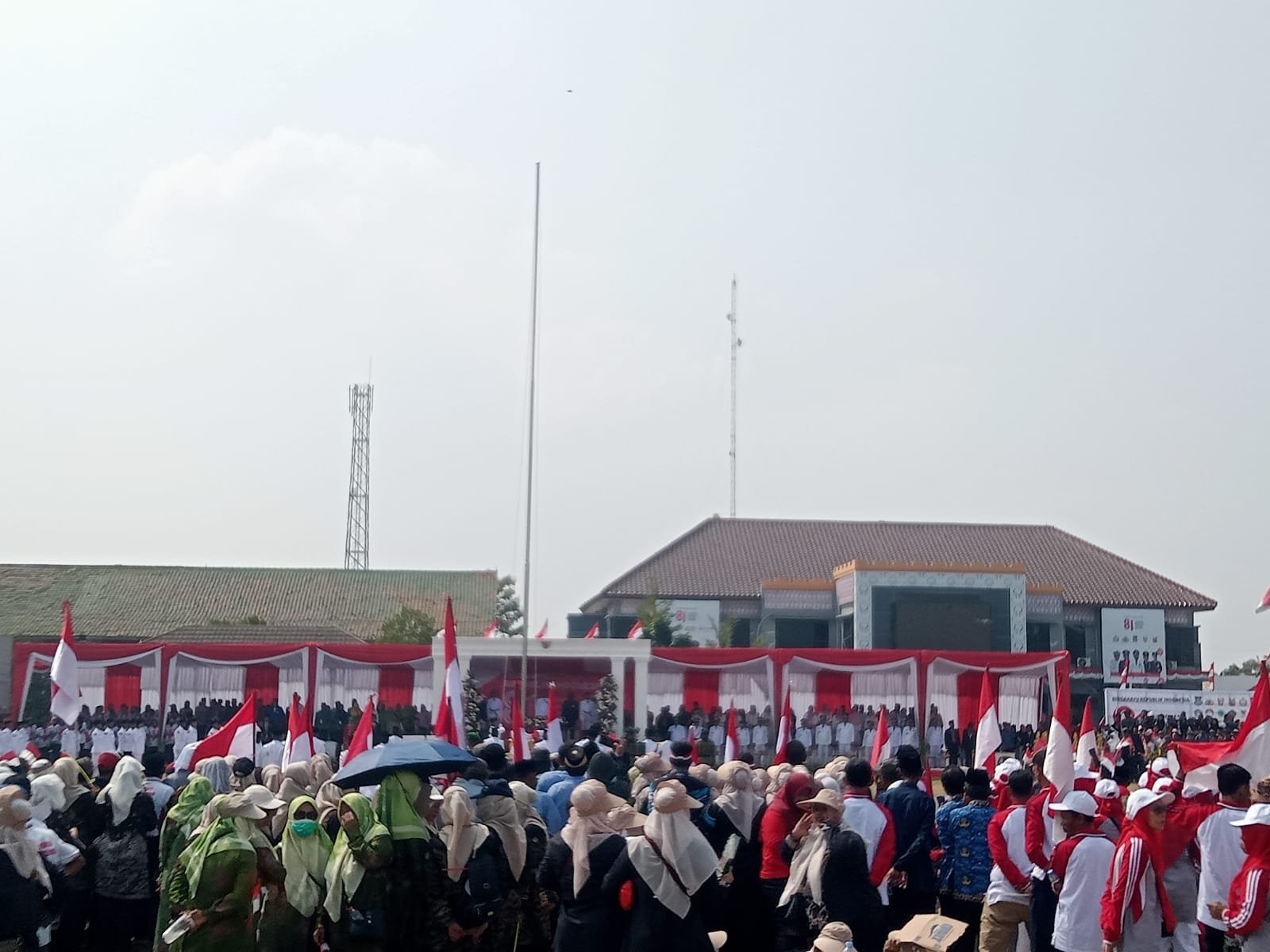 pengibaran bendera merah putih hut ri ke 81 di teluknaga. - thewasesanews.com