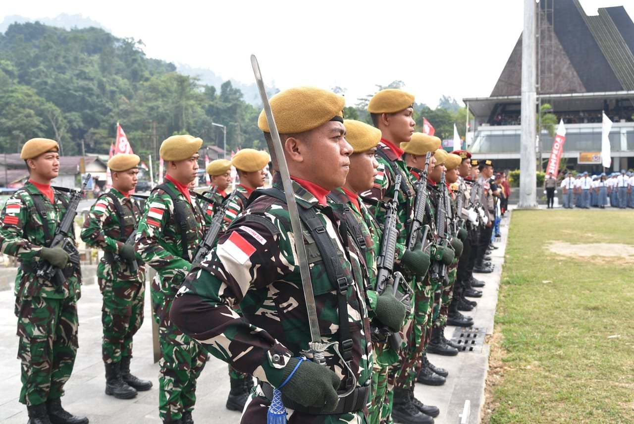 satgas pamtas yonarmed 19 bogani ikuti upacara hut ri 81 di entikong. - thewasesanews.com