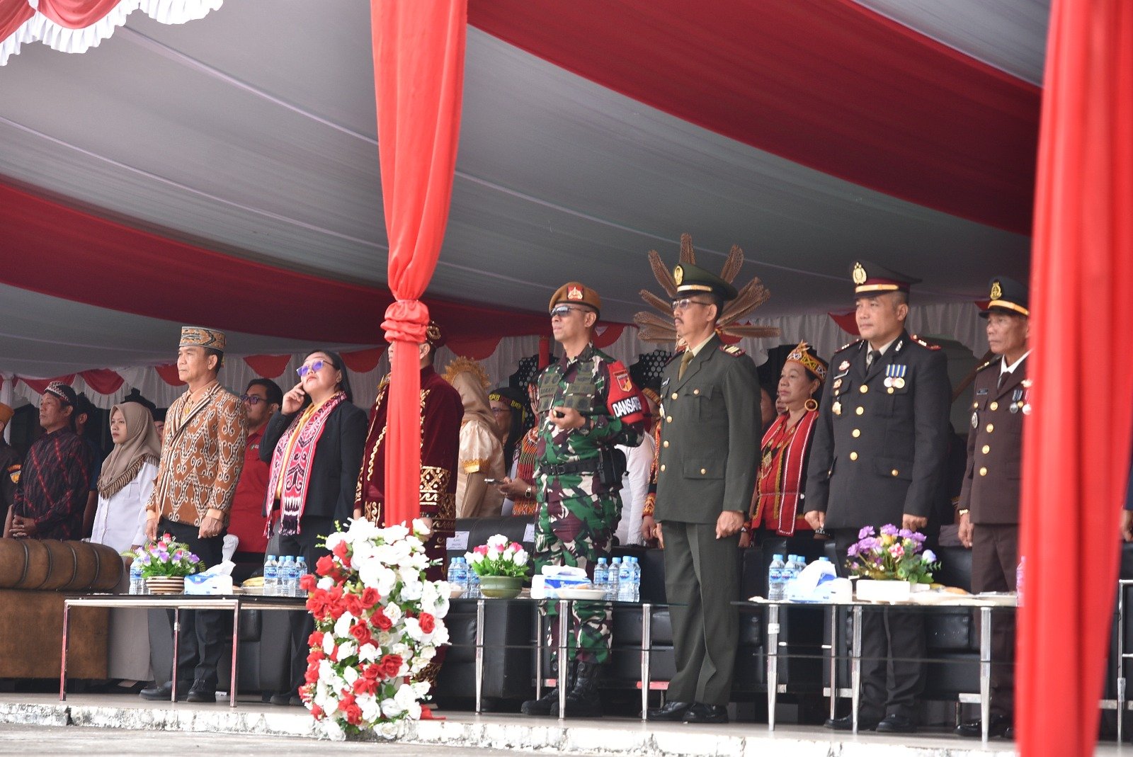 satgas pamtas yonarmed 19 bogani ikuti upacara hut ri 81 di entikong. - thewasesanews.com