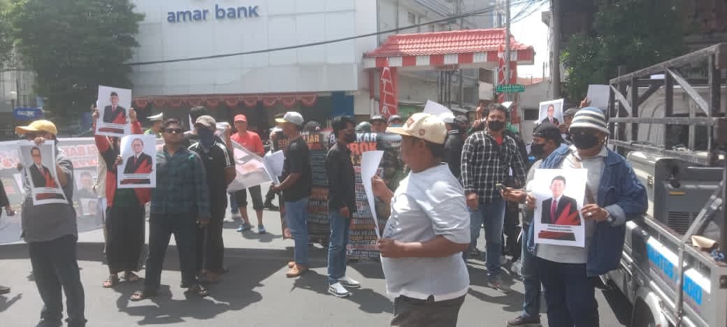 skandal Rp.596 miliar bank jatim. - thewasesanews.com